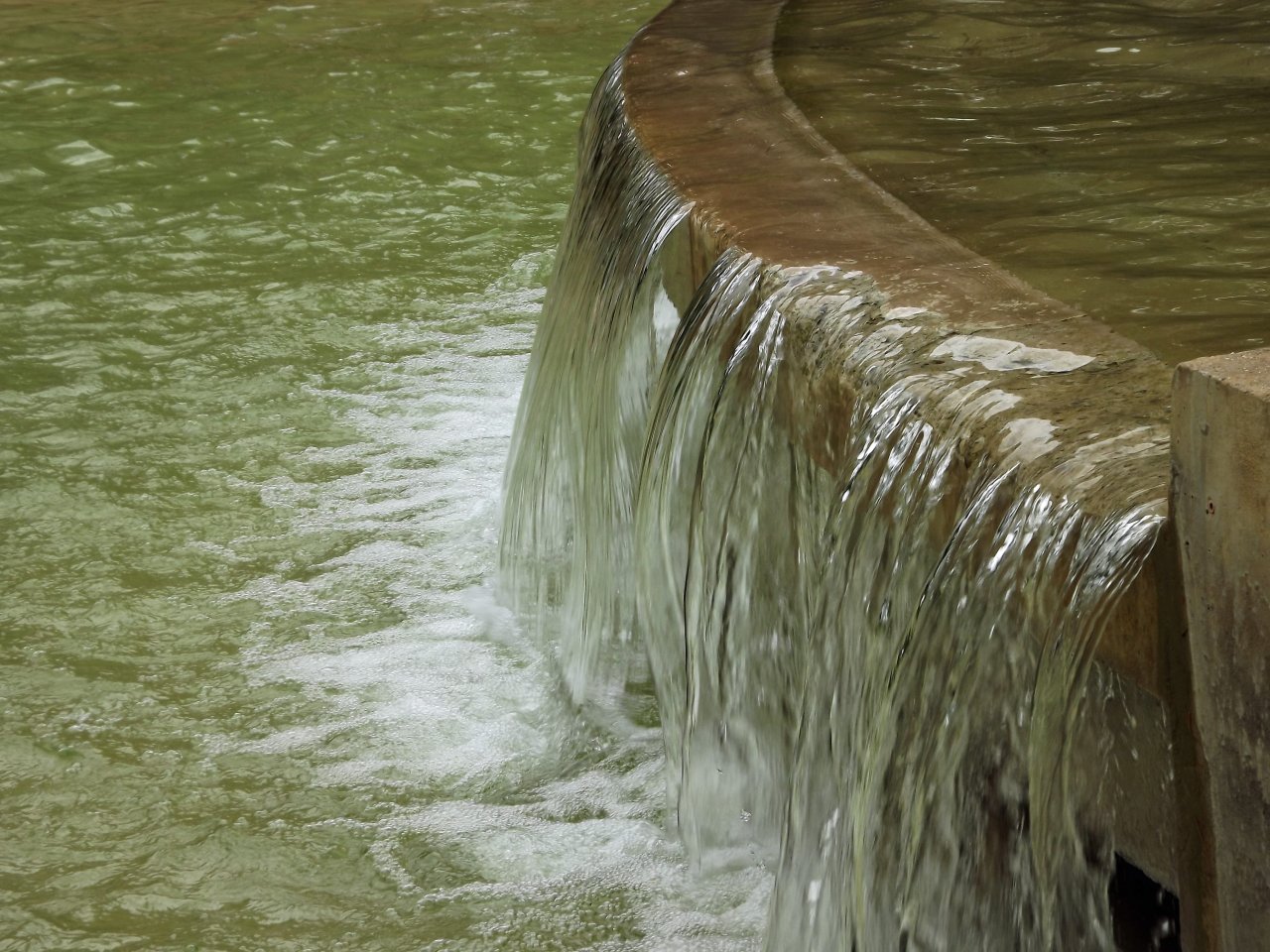 Wallpapers Constructions and architecture Fountains - Water Jets fontaine et jets d'eau