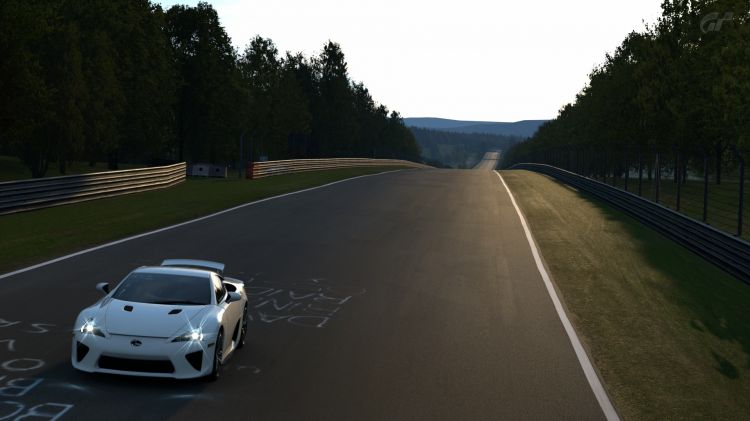 Fonds d'cran Jeux Vido Gran Turismo 5 Lexus LFA