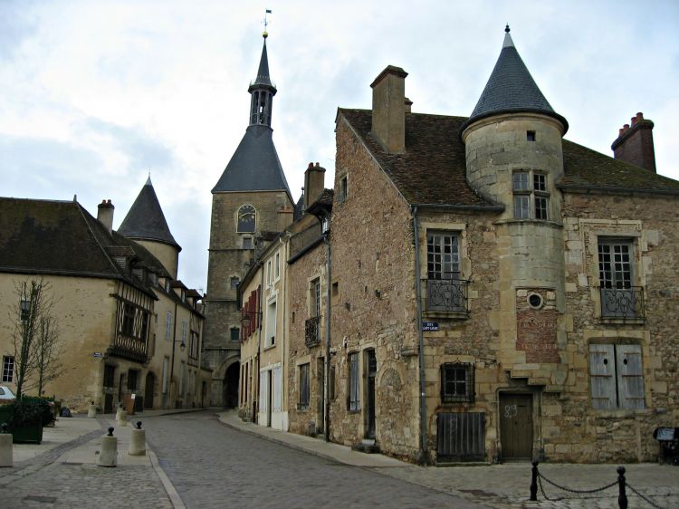 Fonds d'cran Voyages : Europe France > Bourgogne Avallon (Yonne)