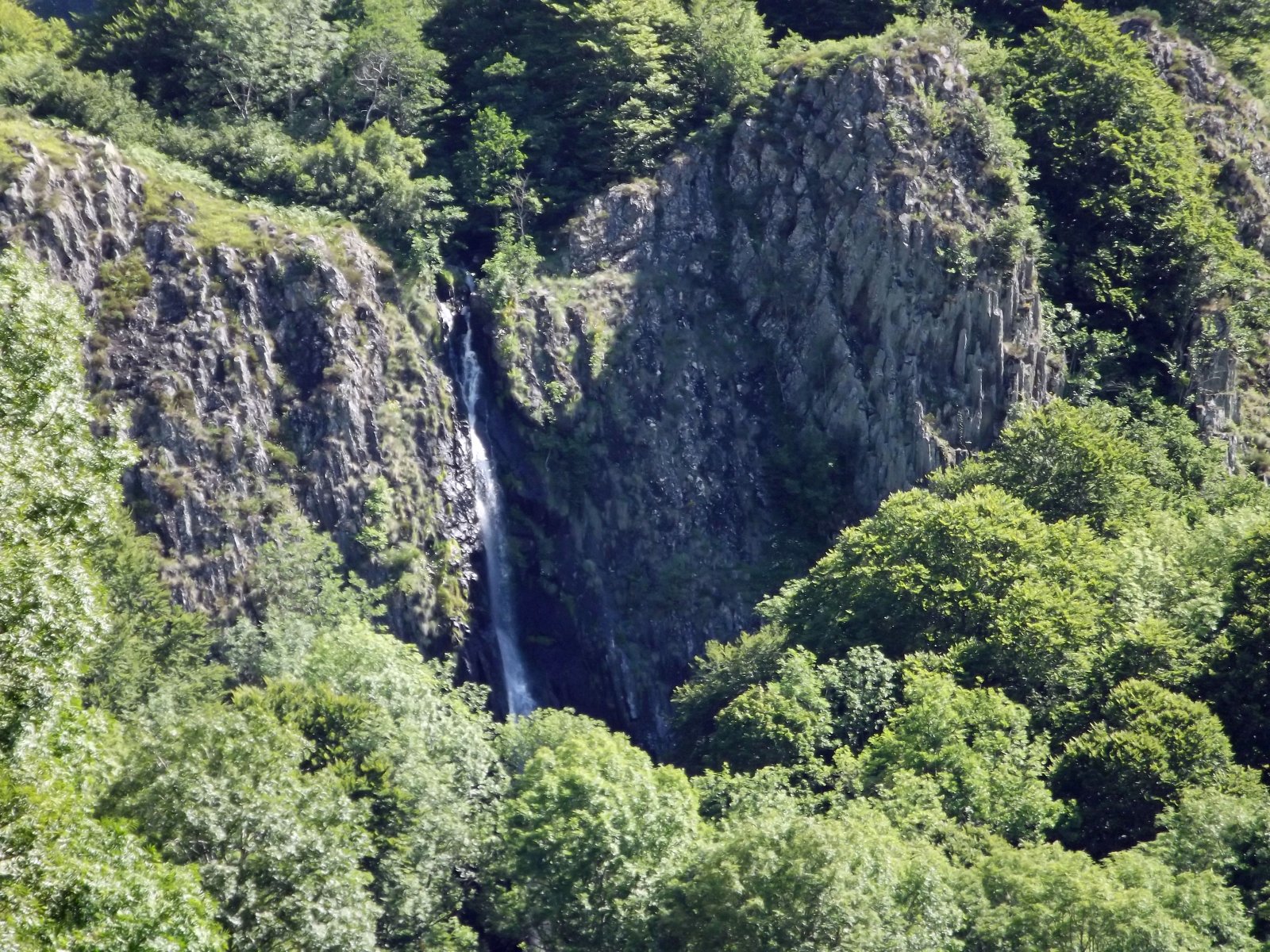 Fonds d'cran Nature Cascades - Chutes cascade de Faillitoux (auvergne)