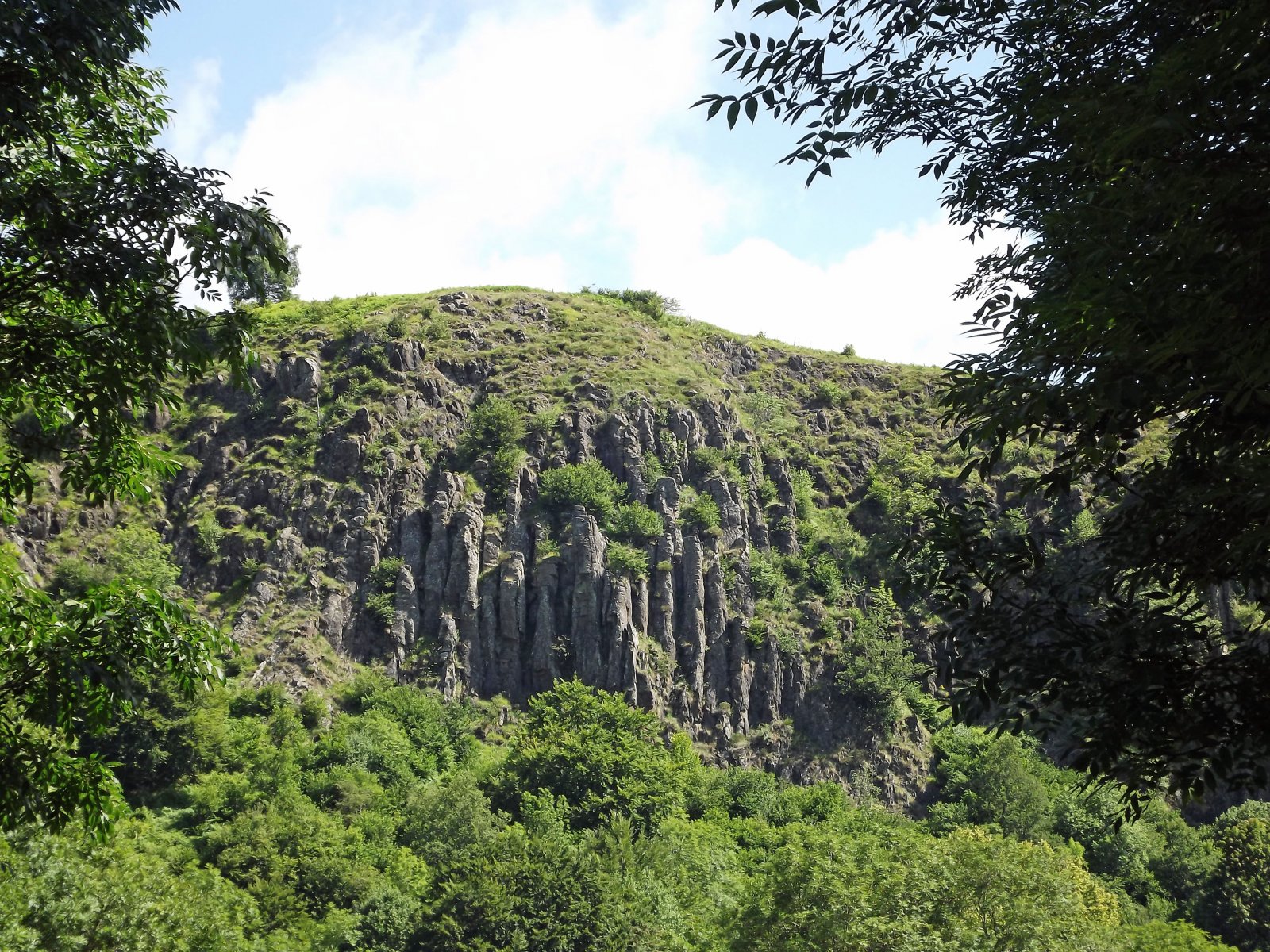 Fonds d'cran Nature Falaises les orgues