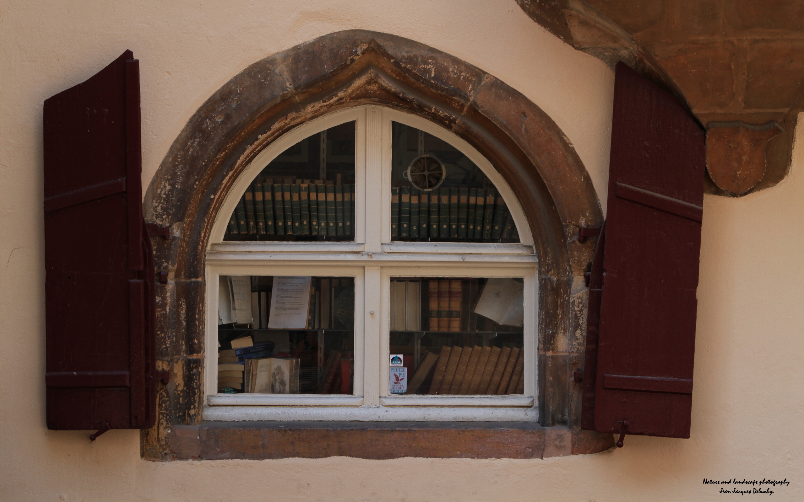 Fonds d'cran Constructions et architecture Portes - Fentres - Porches Un livre, une bibliothque