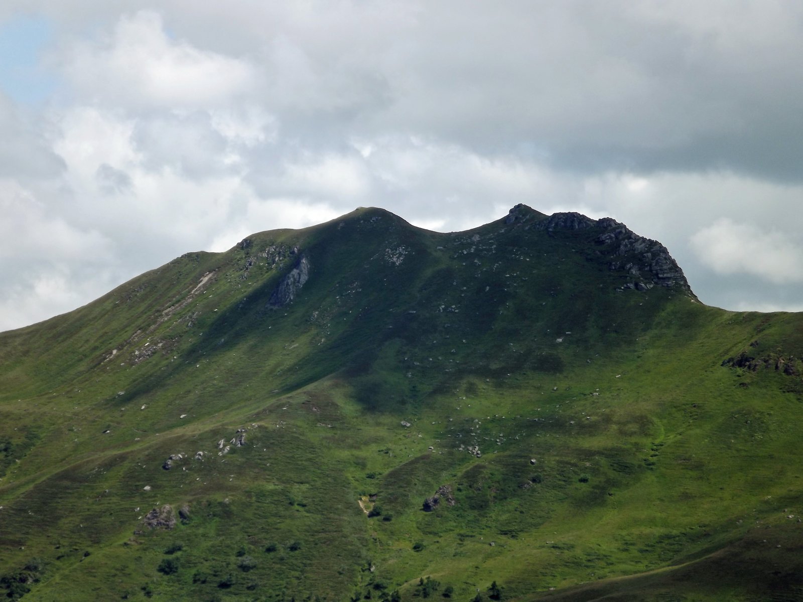 Wallpapers Nature Mountains dans le cantal