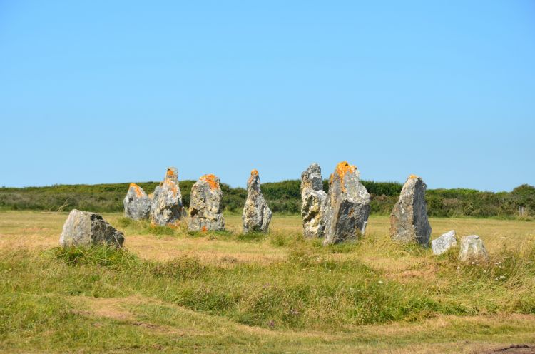 Fonds d'cran Voyages : Europe France > Bretagne L'alignement de Menhir  Lagatjar prs de Camaret