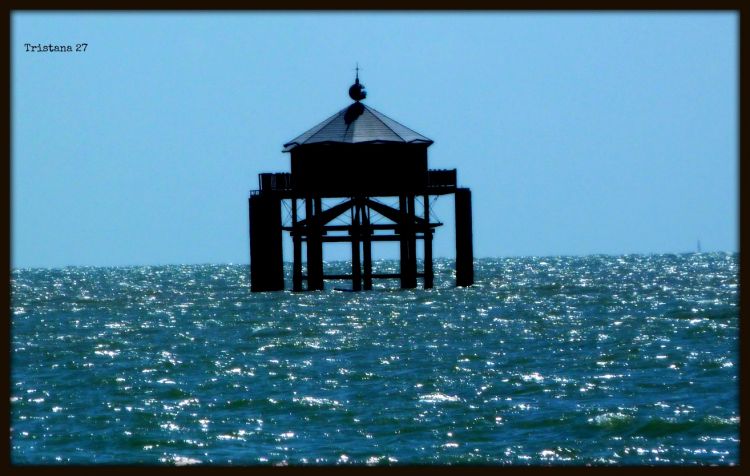 Fonds d'cran Nature Mers - Ocans - Plages Le phare du bout du monde...