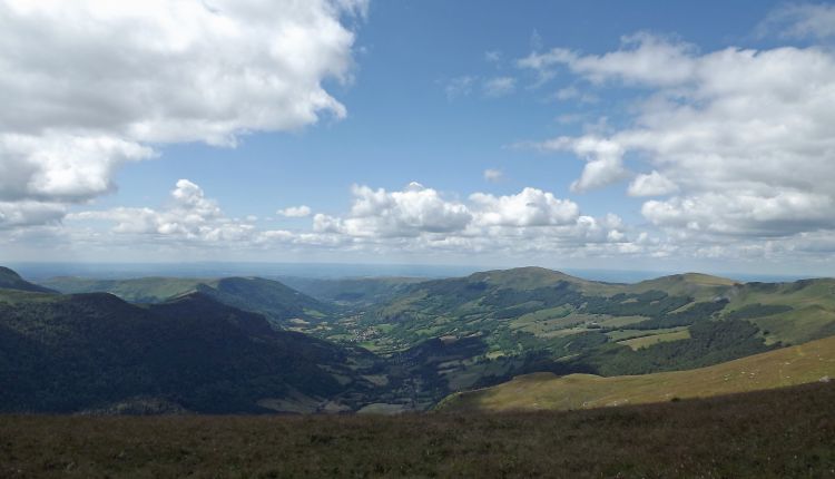 Fonds d'cran Nature Montagnes le massif cantalien