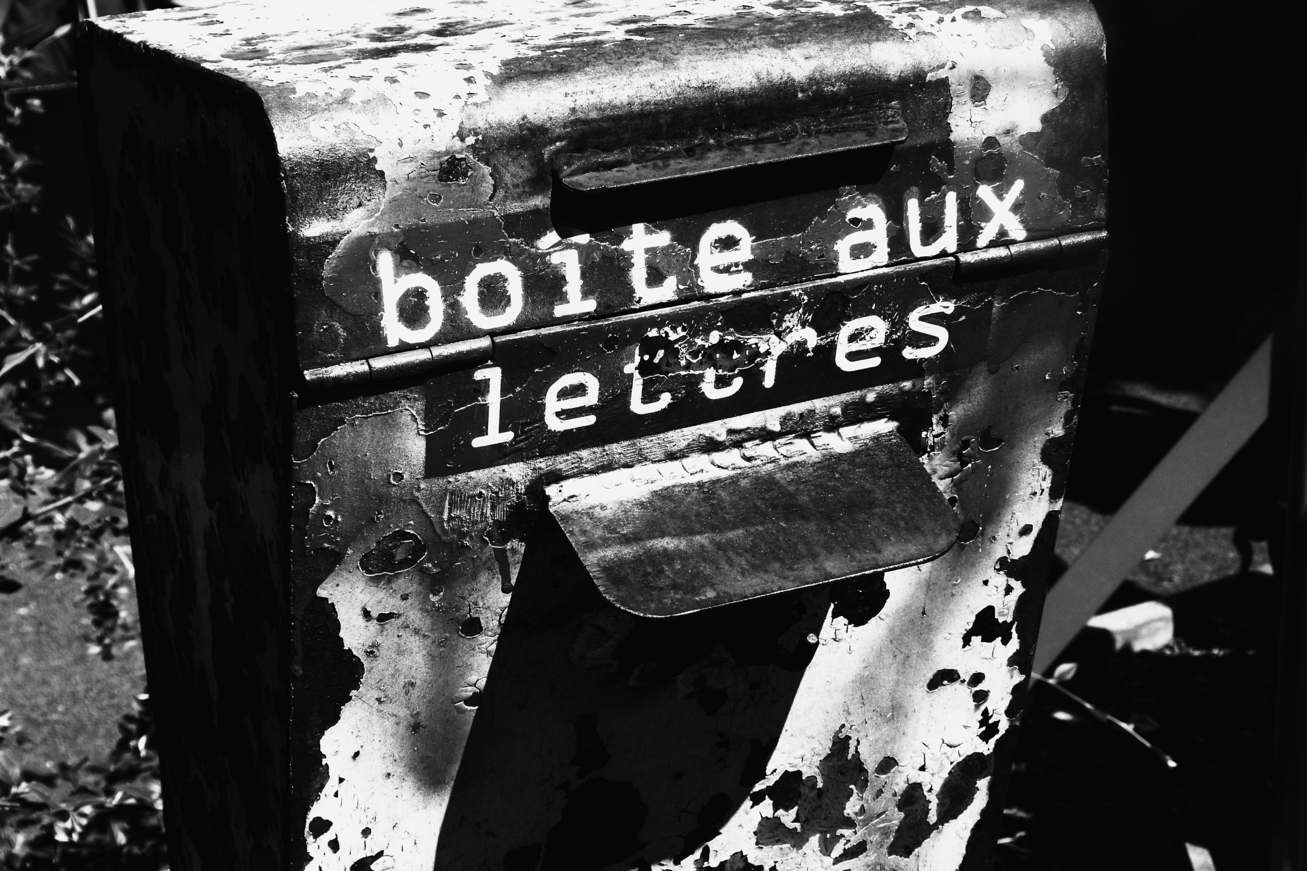 Fonds d'cran Objets Divers Une simple boite aux lettres.