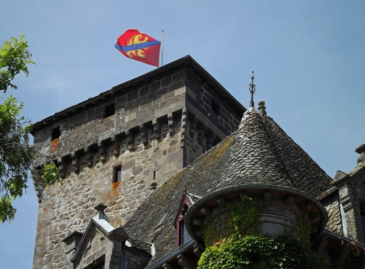 Fonds d'cran Constructions et architecture Chteaux - Palais château de pesteils