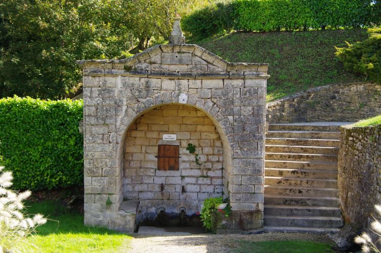 Wallpapers Constructions and architecture Fountains - Water Jets  ancienne Fontaine 