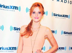  Clbrits Femme Bella Thorne