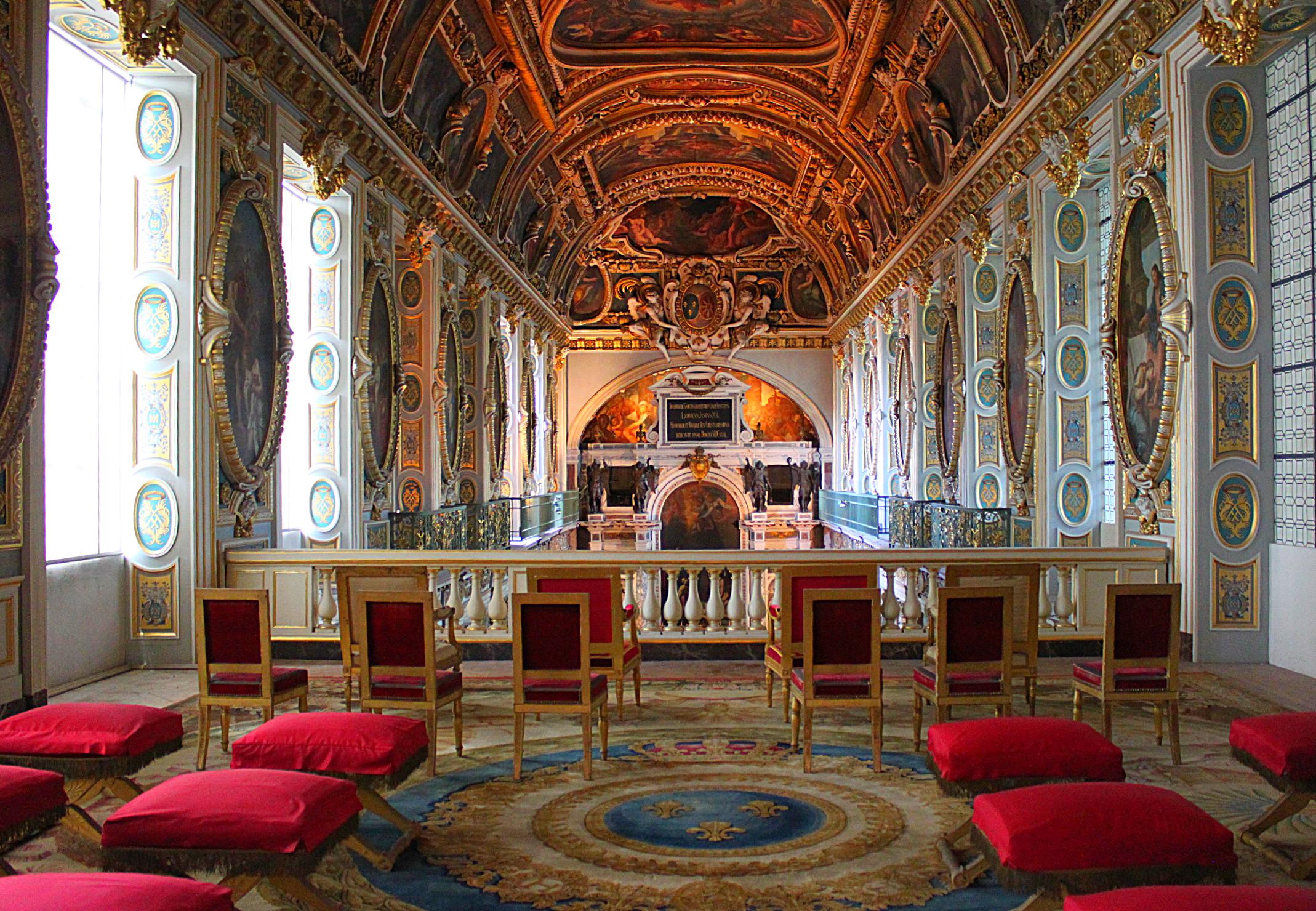 Fonds d'cran Constructions et architecture Chteaux - Palais le château de Fontainebleau