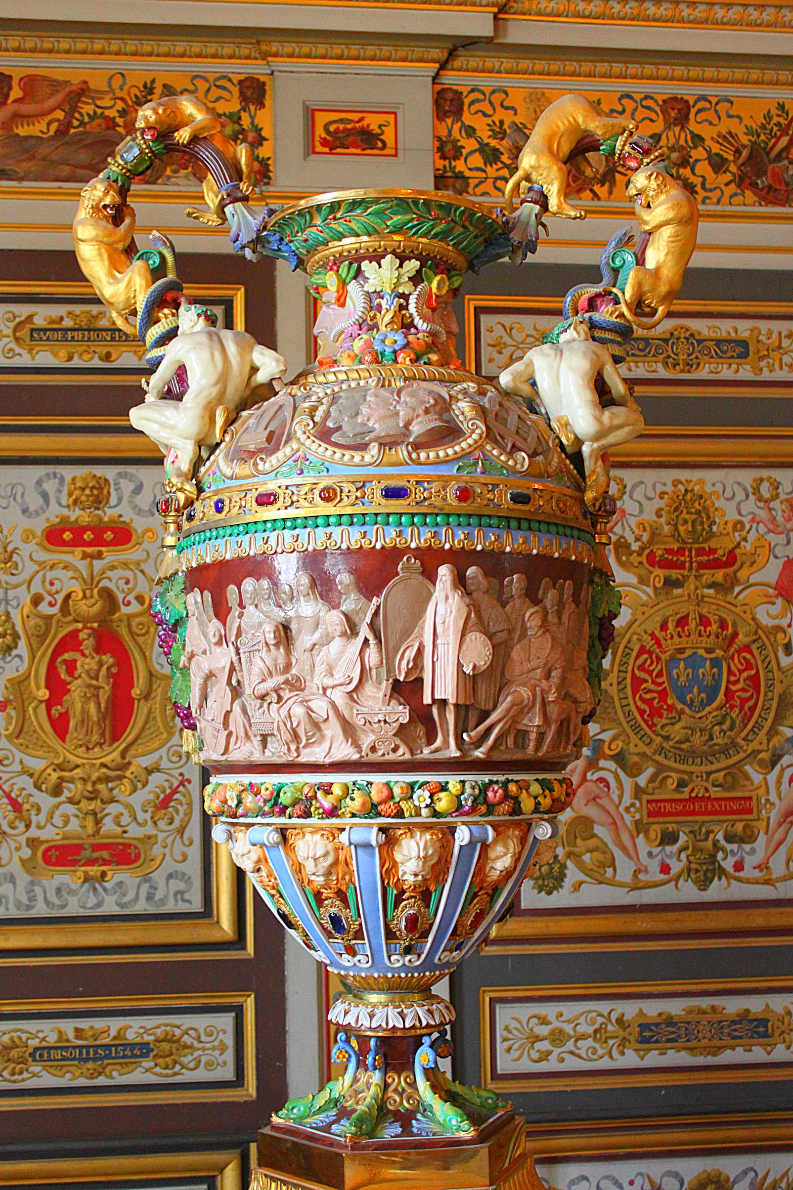 Fonds d'cran Constructions et architecture Chteaux - Palais le château de Fontainebleau