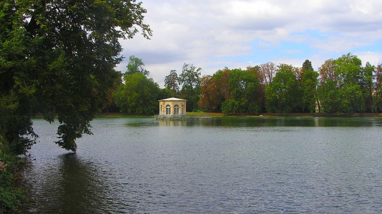 Fonds d'cran Constructions et architecture Chteaux - Palais le château de Fontainebleau