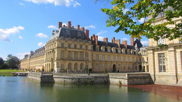 Fonds d'cran Constructions et architecture Chteaux - Palais le château de Fontainebleau