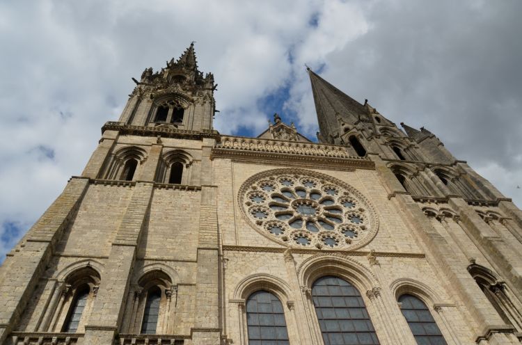 Fonds d'cran Constructions et architecture Edifices Religieux cathedrale de Chartres