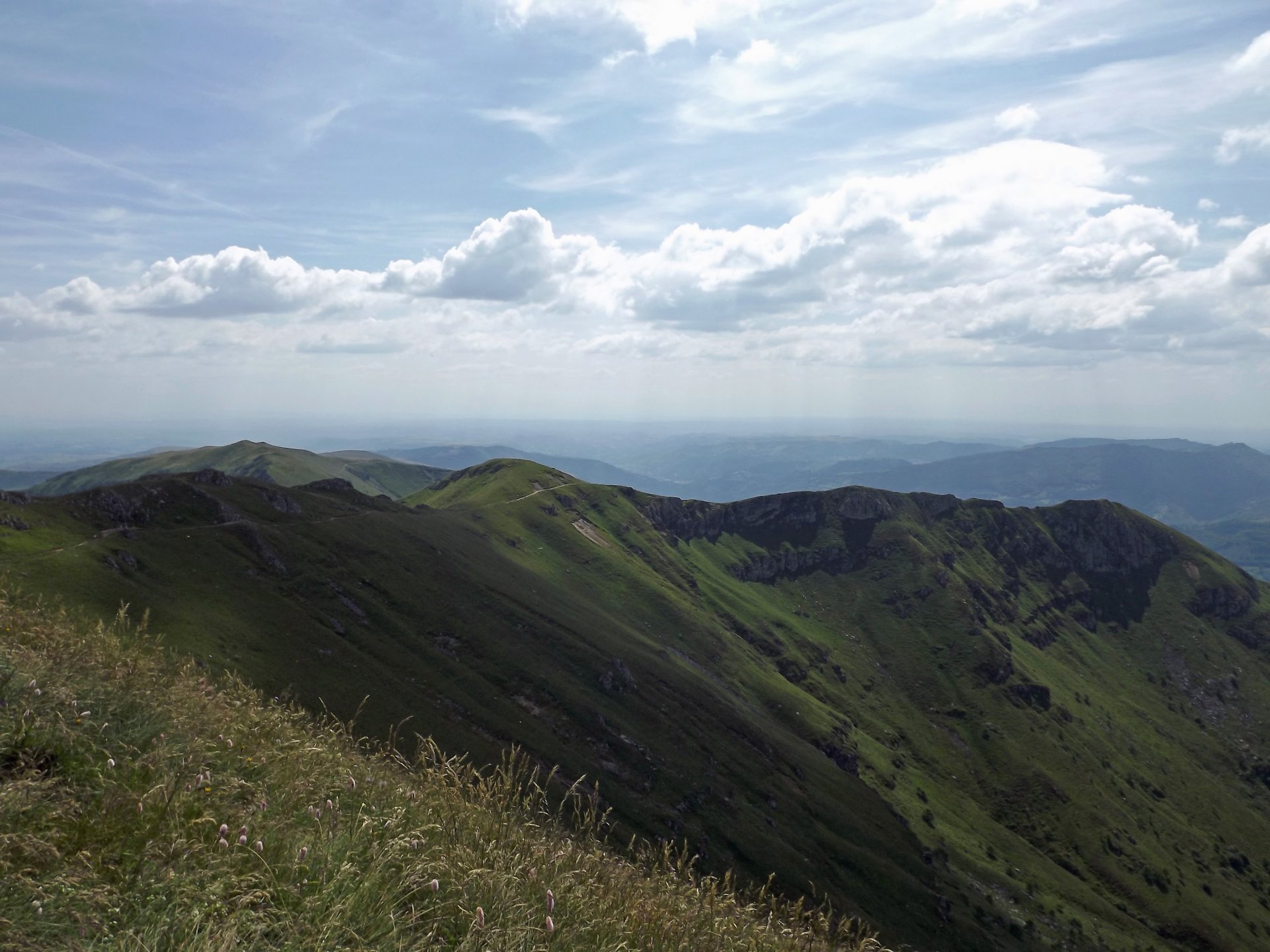 Wallpapers Nature Mountains les monts du cantal