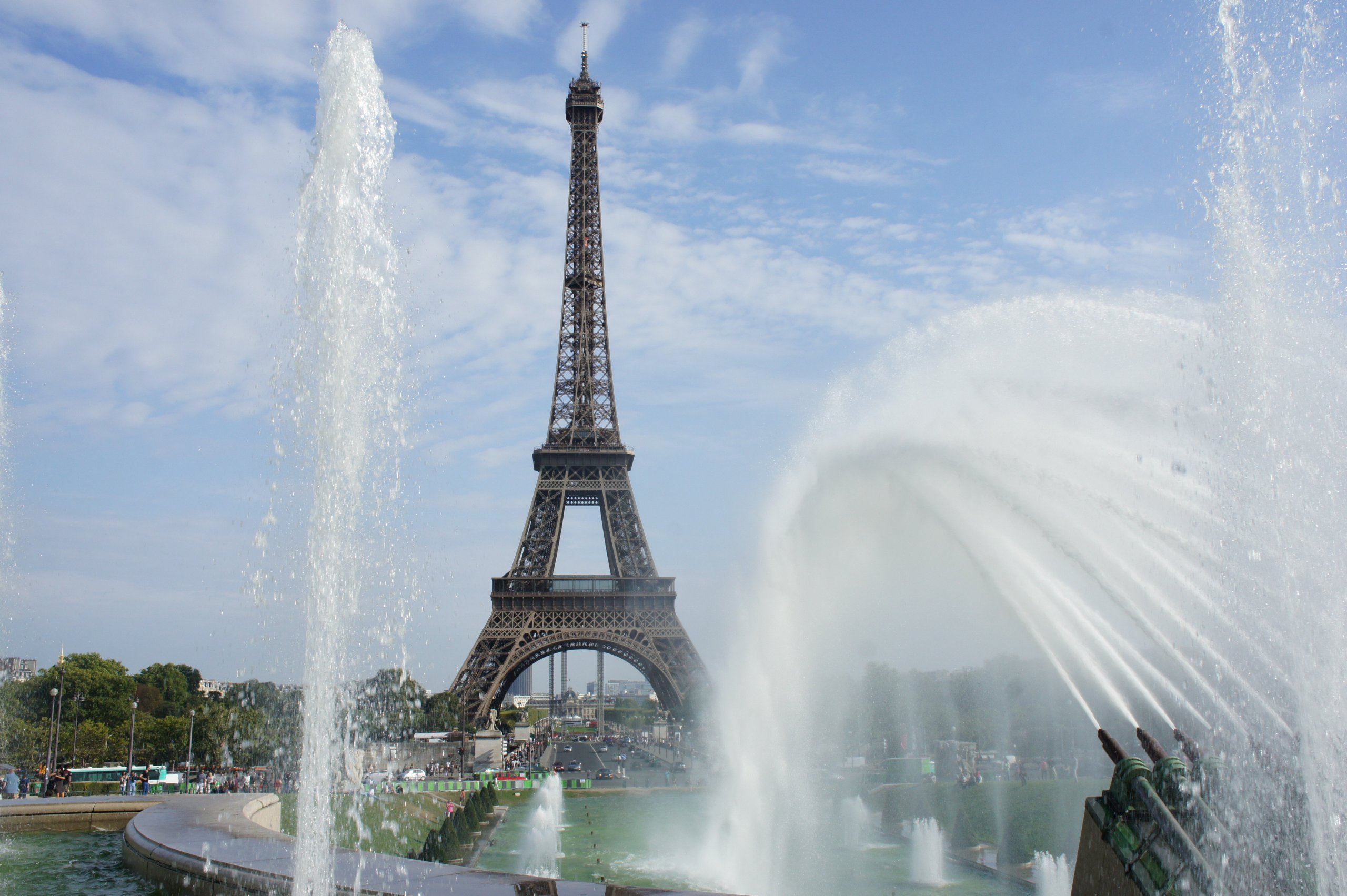 Wallpapers Constructions and architecture Fountains - Water Jets Basin et canons de jets d'eau du Trocadro  (Paris France)