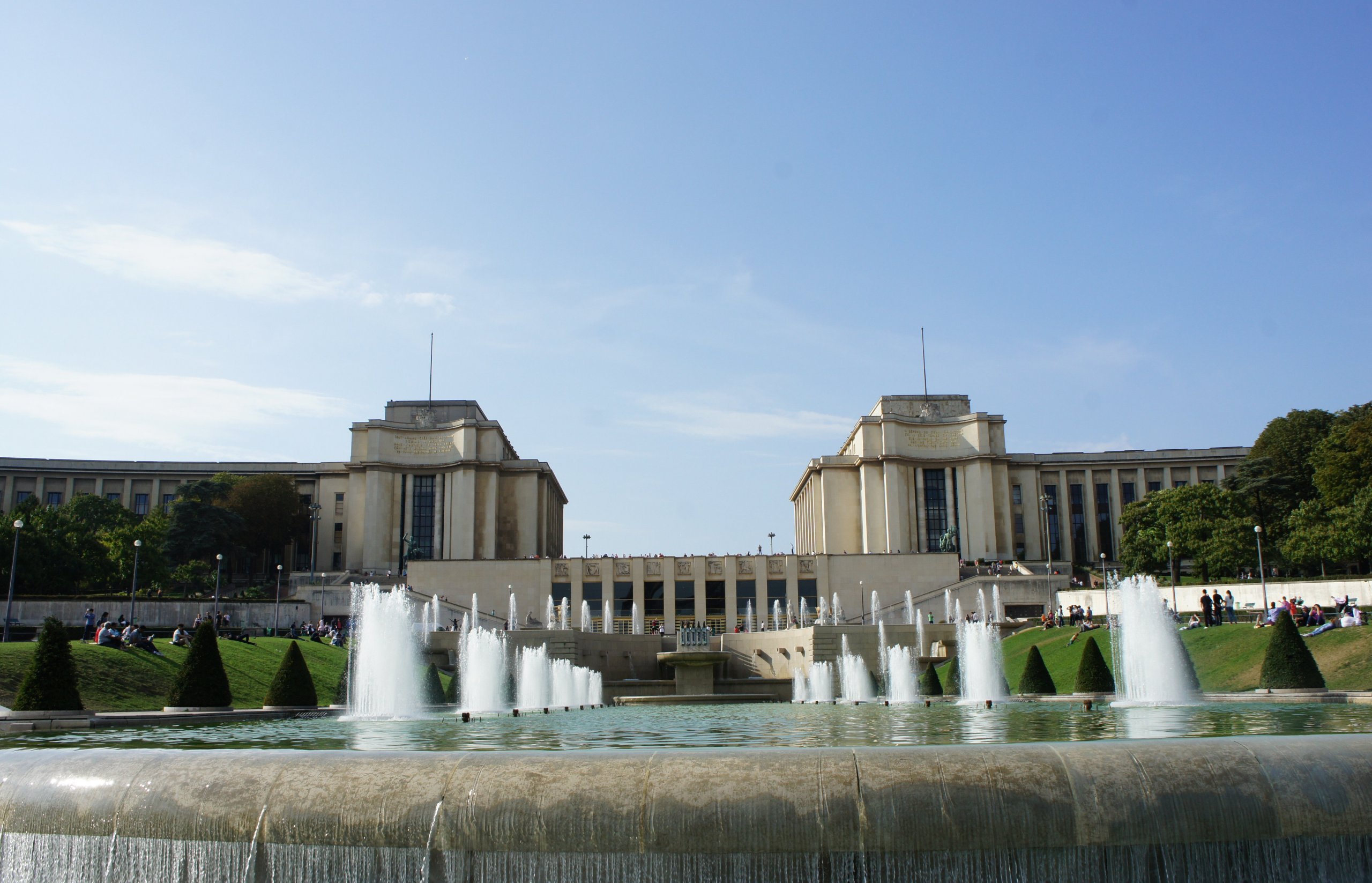 Wallpapers Constructions and architecture Fountains - Water Jets Basin et canons de jets d'eau du Trocadéro  (Paris France)