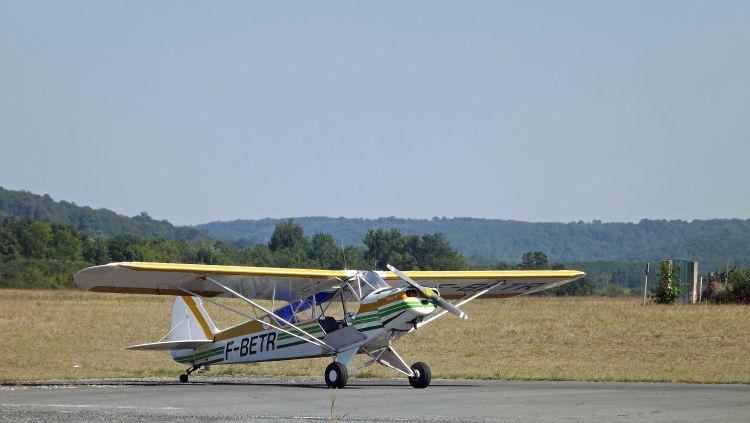 Fonds d'cran Avions ULM piper 90