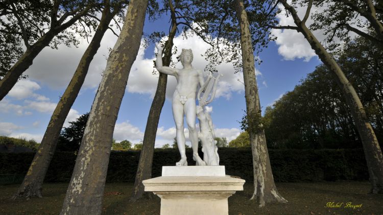 Fonds d'cran Constructions et architecture Statues - Monuments Dans les jardins du Château de Versailles