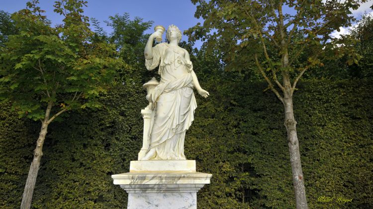 Fonds d'cran Constructions et architecture Statues - Monuments Dans les jardins du Château de Versailles