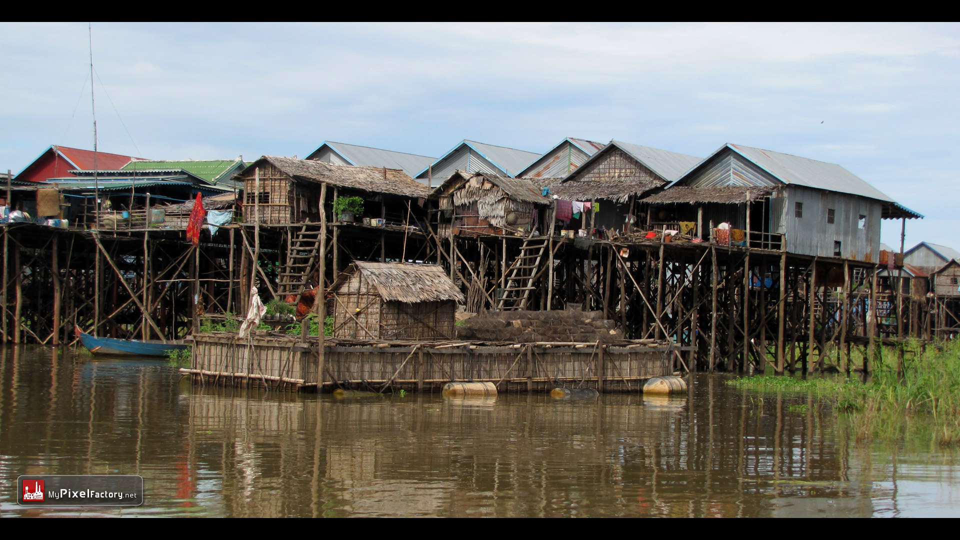 Fonds d'cran Voyages : Asie Cambodge Village Flottant de Kompong Pluck (Cambodge).