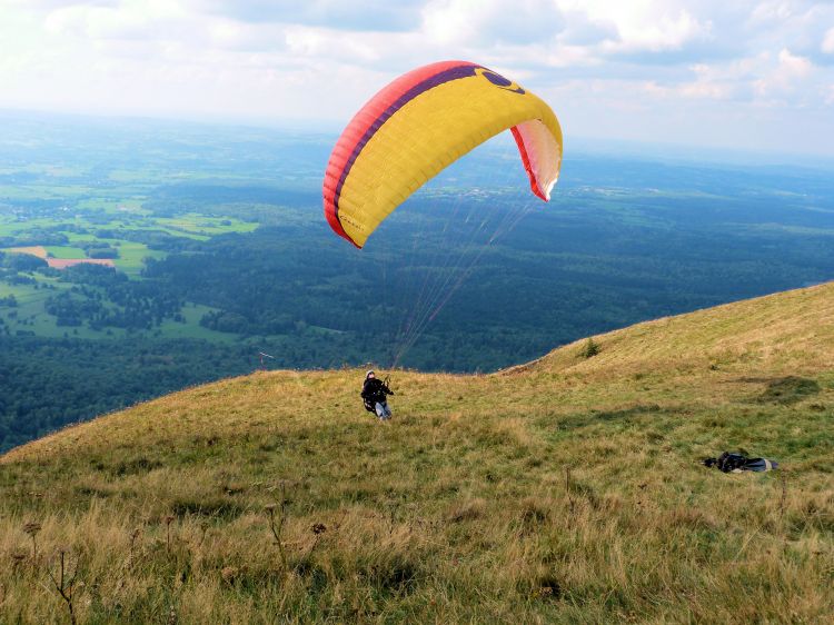 Wallpapers Sports - Leisures Paragliding Envol d'un parapentiste