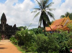  Voyages : Asie Temple de Bakong et monastere