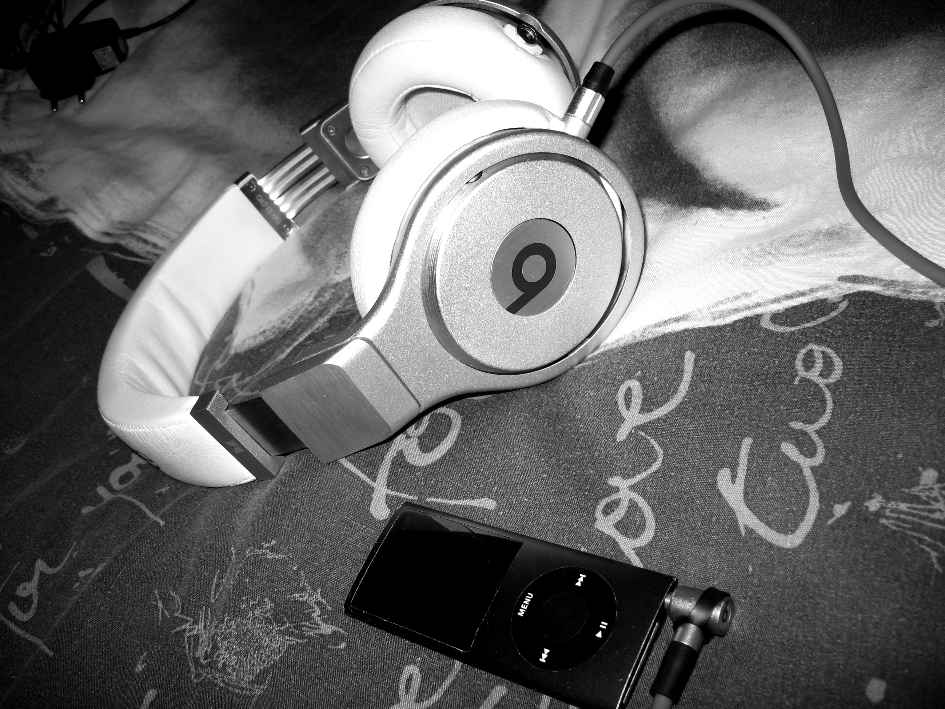 Wallpapers Objects Music Monster Beat Pro