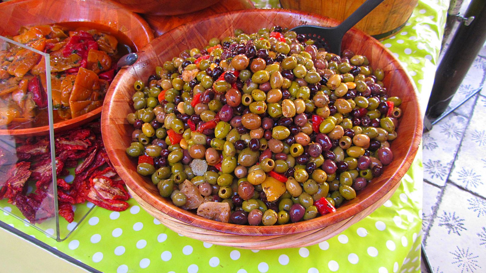 Fonds d'cran Voyages : Europe France > Provence-Alpes-Cte d'Azur marché de Cassis