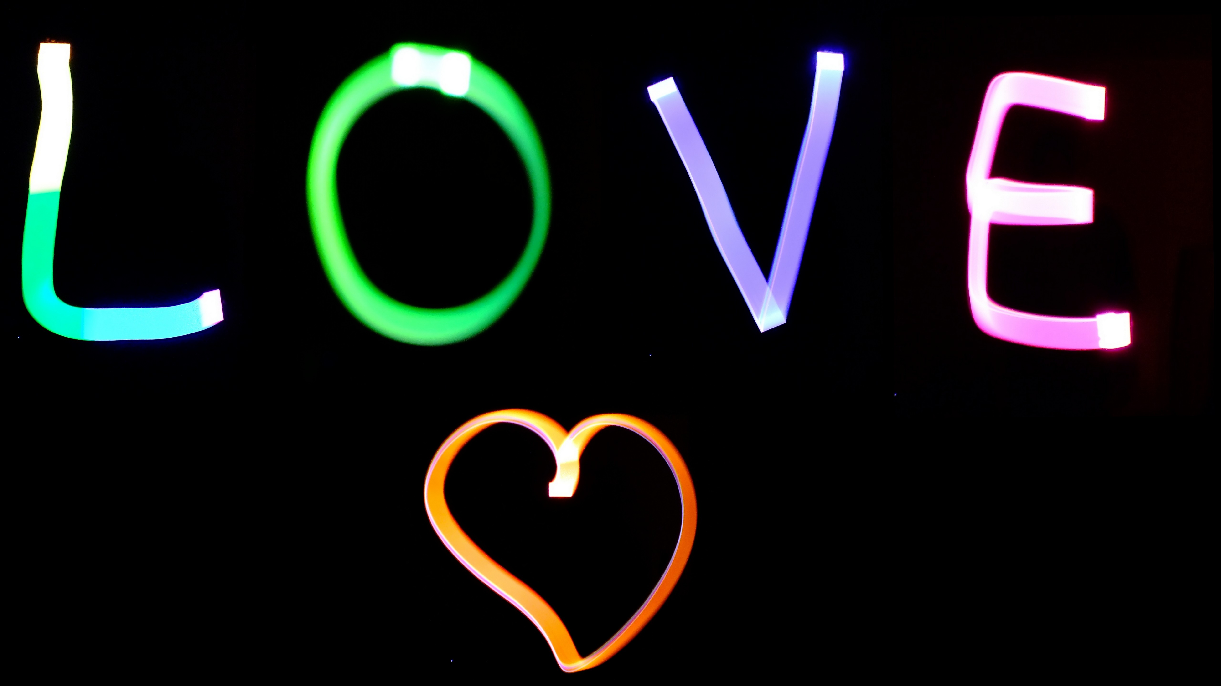 Fonds d'cran Art - Numrique Light Painting Love 