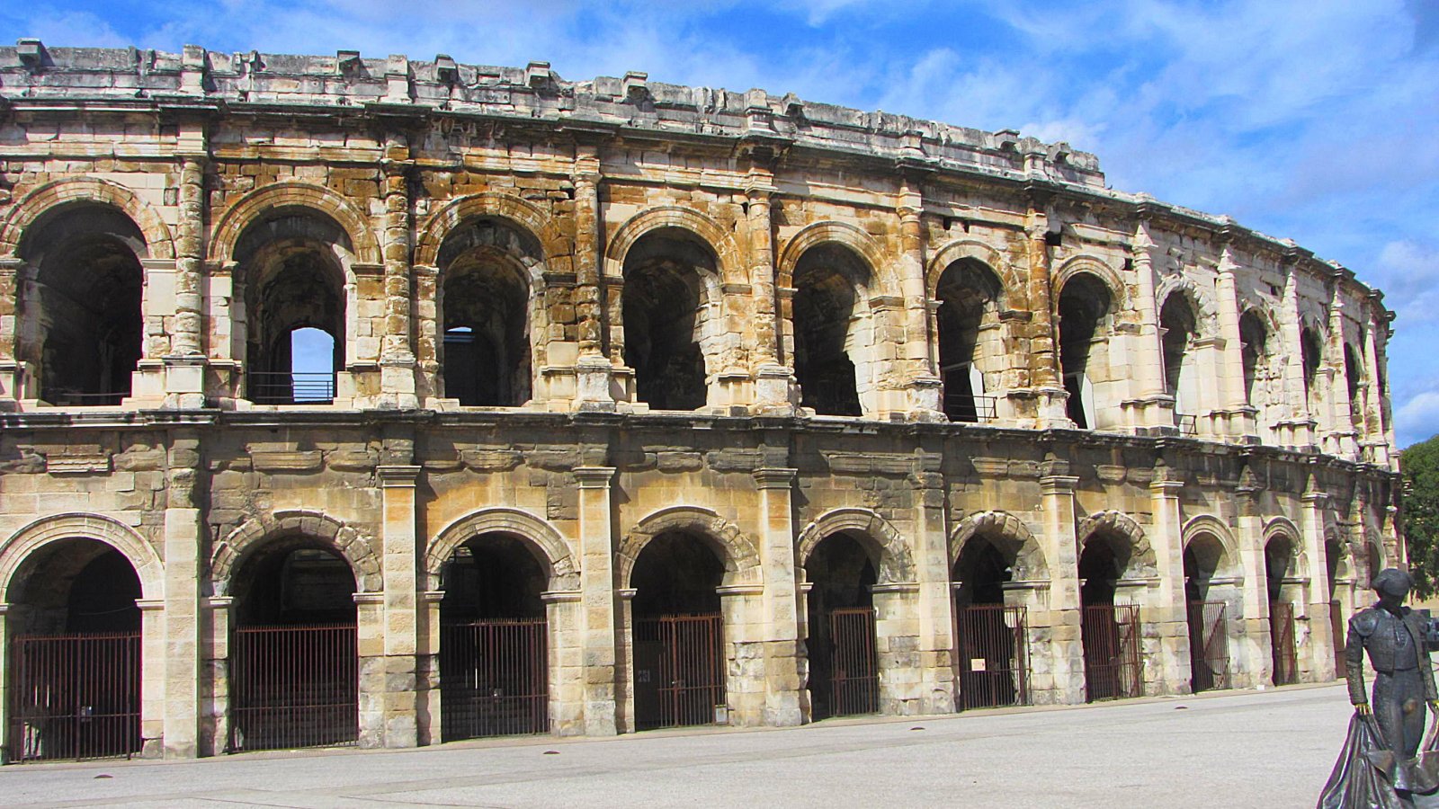 Fonds d'cran Voyages : Europe France > Provence-Alpes-Cte d'Azur Nîmes