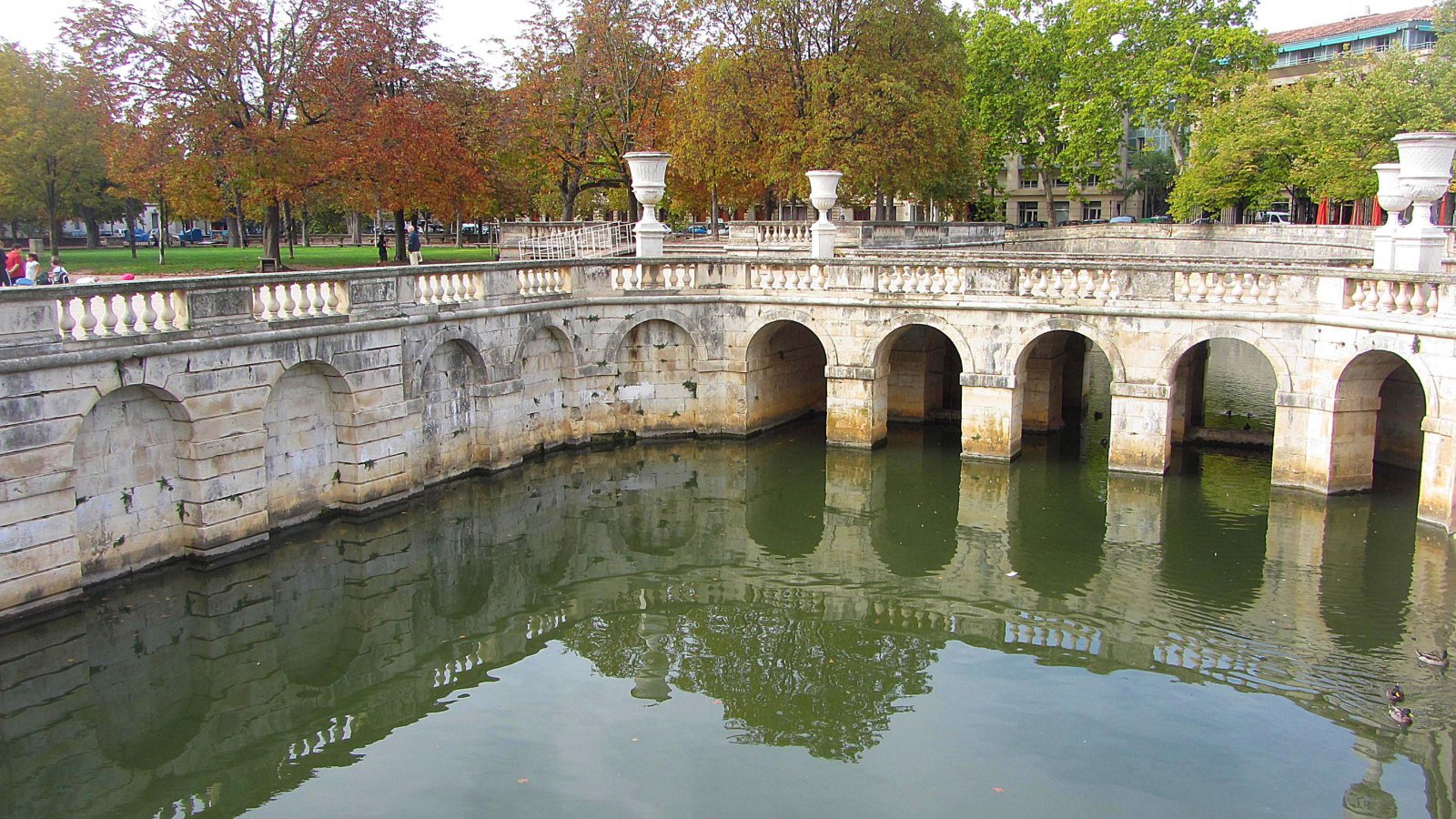 Fonds d'cran Voyages : Europe France > Provence-Alpes-Cte d'Azur Nîmes