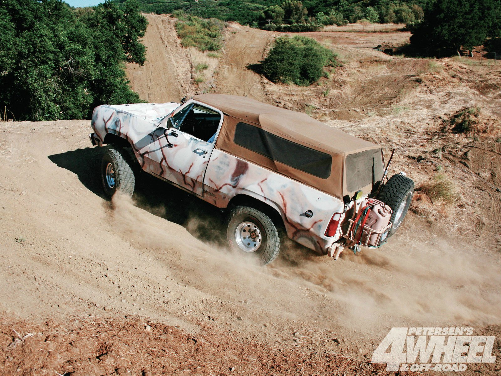 Fonds d'cran Voitures 4x4 Dodge Ramcharger (1976)