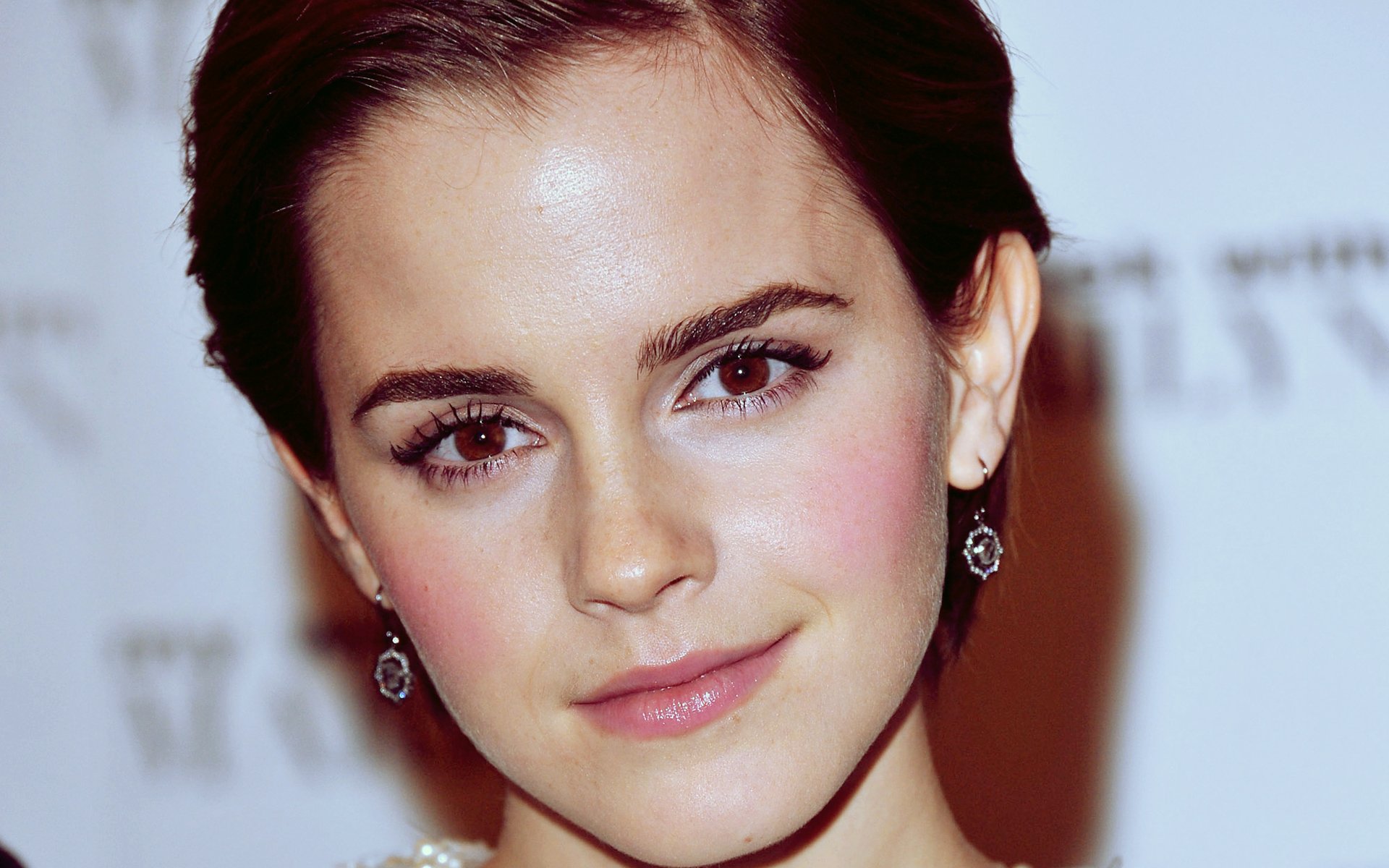 Fonds d'cran Clbrits Femme Emma Watson 