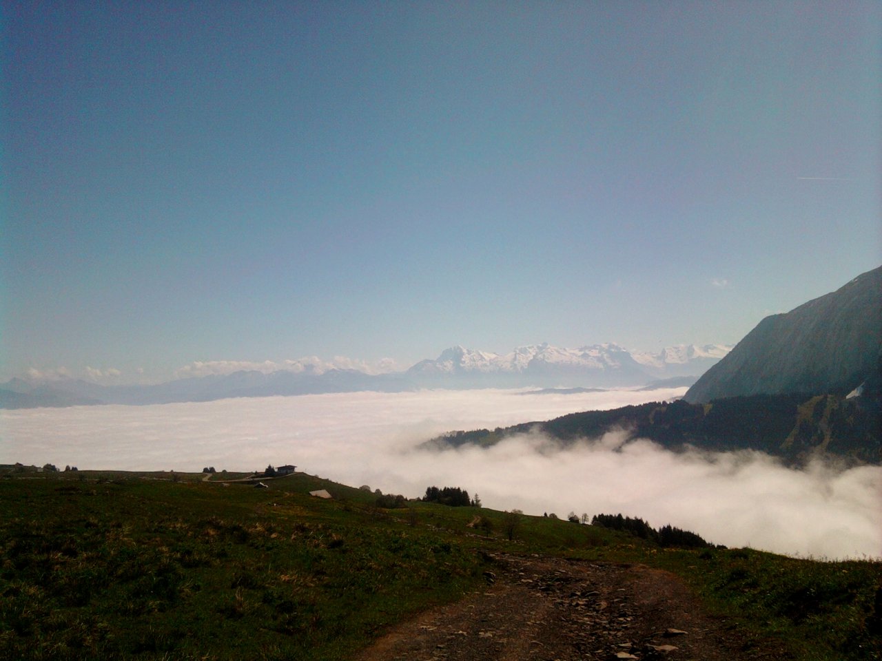 Wallpapers Nature Mountains Une mer de nuages, ou le paradis terrestre 