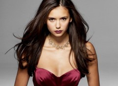  Clbrits Femme Nina Dobrev