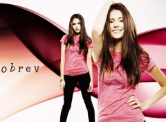  Celebrities Women Nina Dobrev