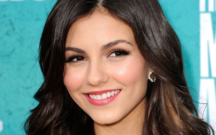 Fonds d'cran Clbrits Femme Victoria Justice  Wallpaper N319560