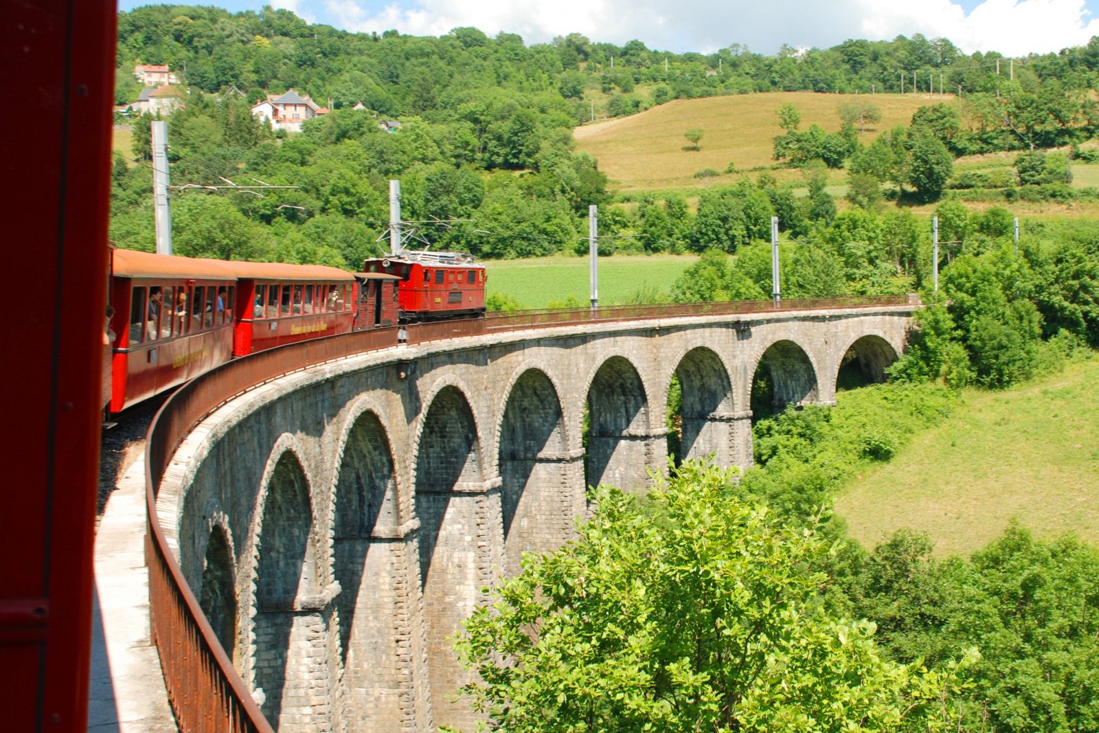 Wallpapers Various transports Trains Feu le petit train de la mure ...et son parcours