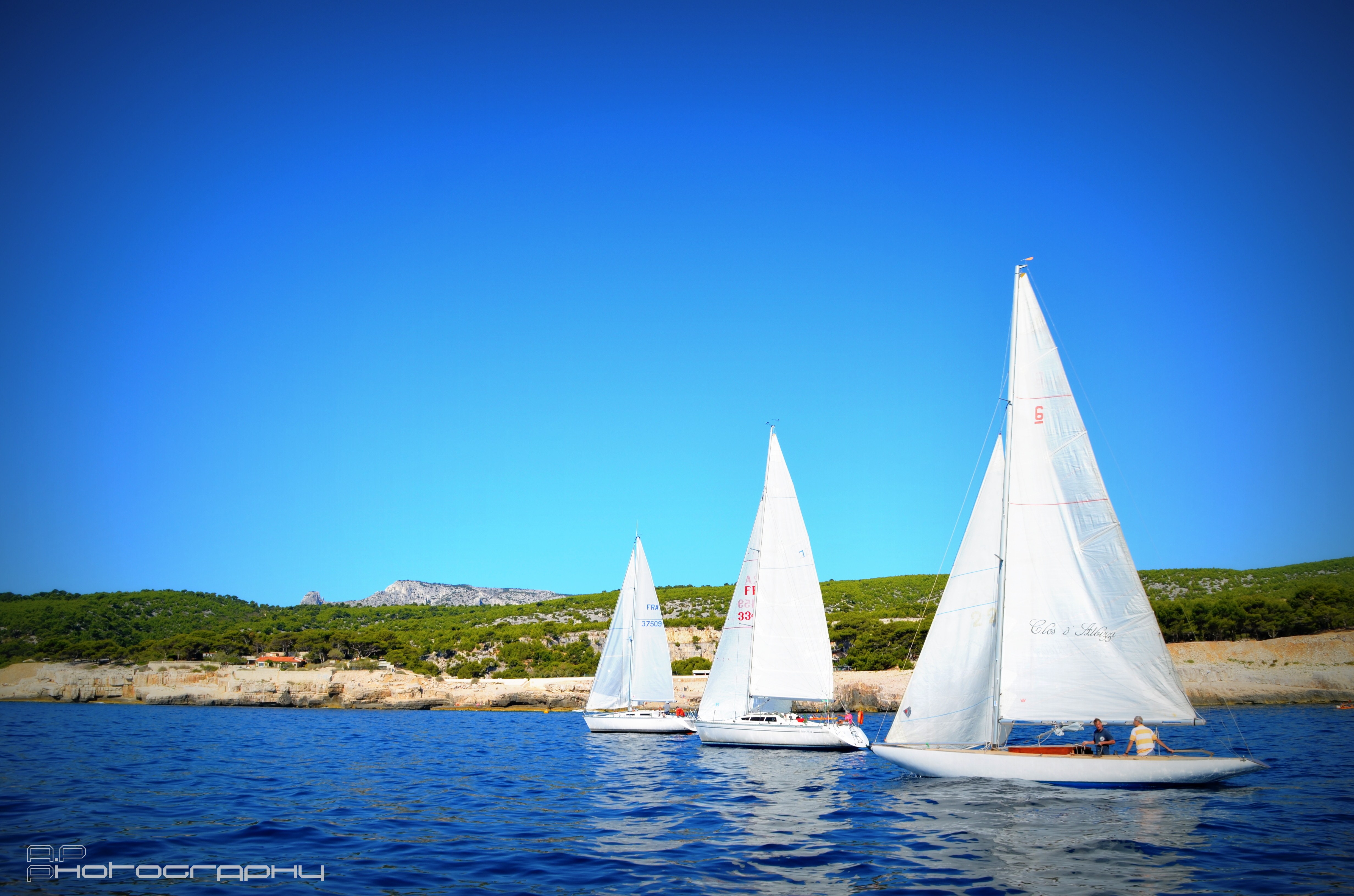 Wallpapers Boats Sailboats Les 3 voiliers...