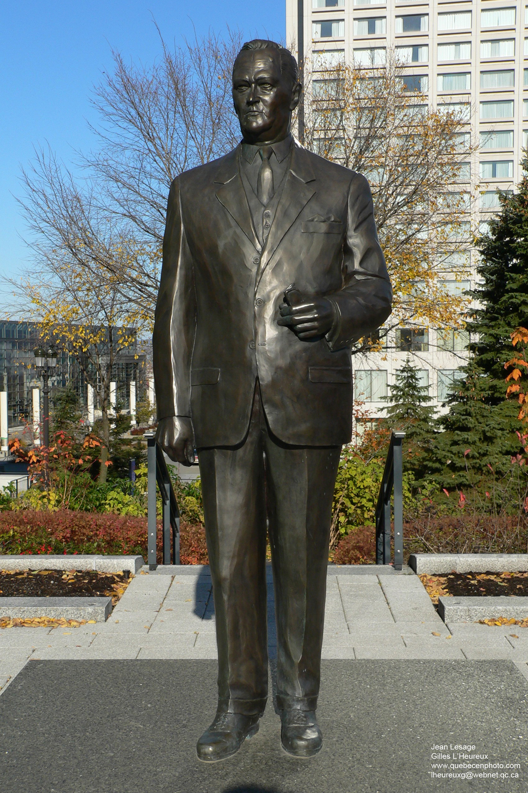 Fonds d'cran Constructions et architecture Statues - Monuments Jean Lesage Premier Minister du Qubec