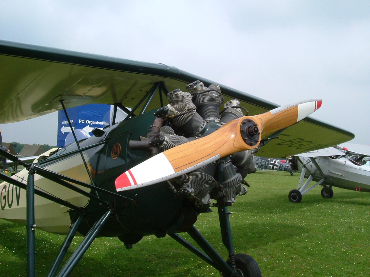 Wallpapers Planes Military Aircraft Miroir sur lac en haute correze