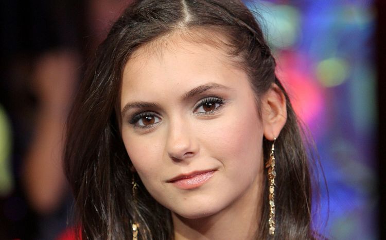 Fonds d'cran Clbrits Femme Nina Dobrev  Nina Dobrev