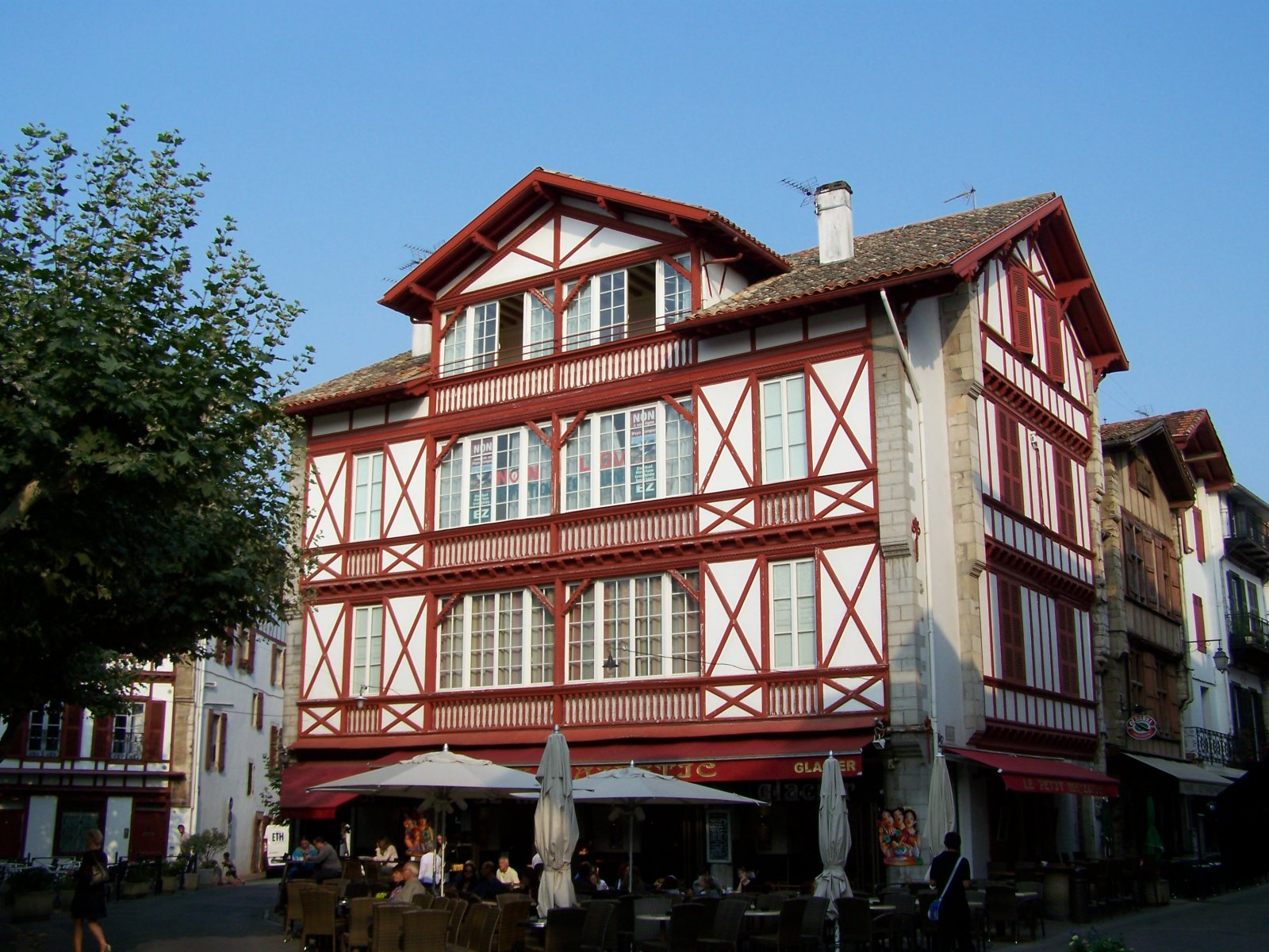 Fonds d'cran Constructions et architecture Maisons Maison basque, Saint Jean de Luz, Pyrénées atlantiques