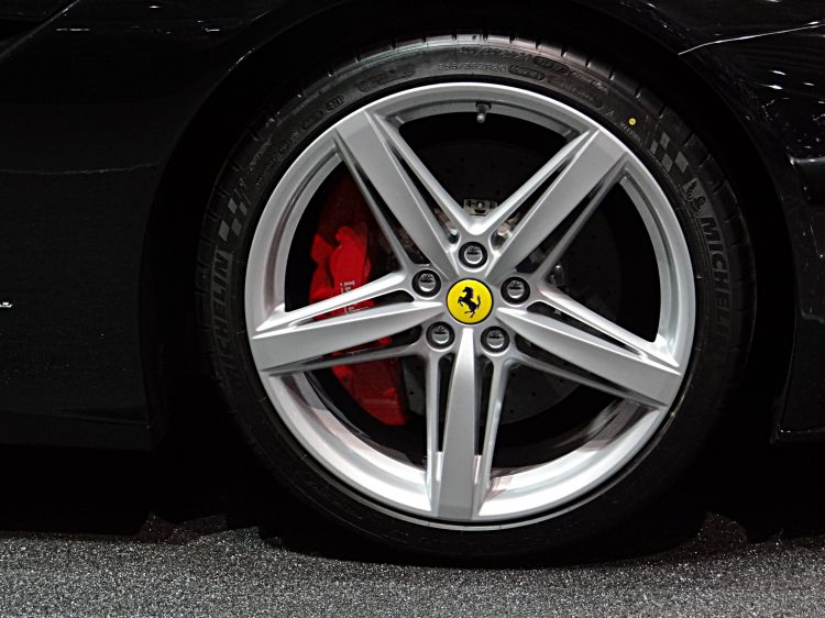 Fonds d'cran Voitures Ferrari Wallpaper N322298