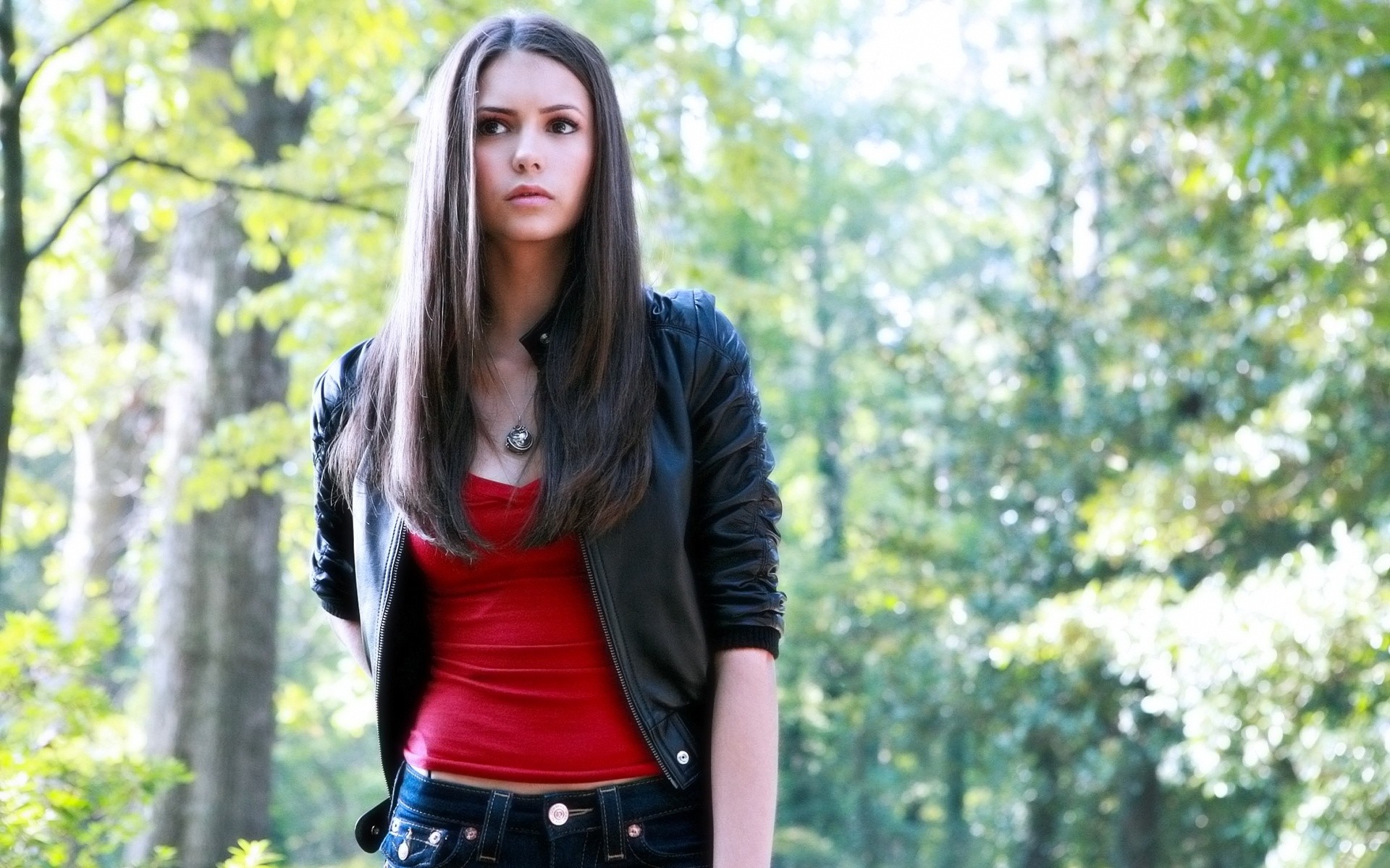 Fonds d'cran Clbrits Femme Nina Dobrev  