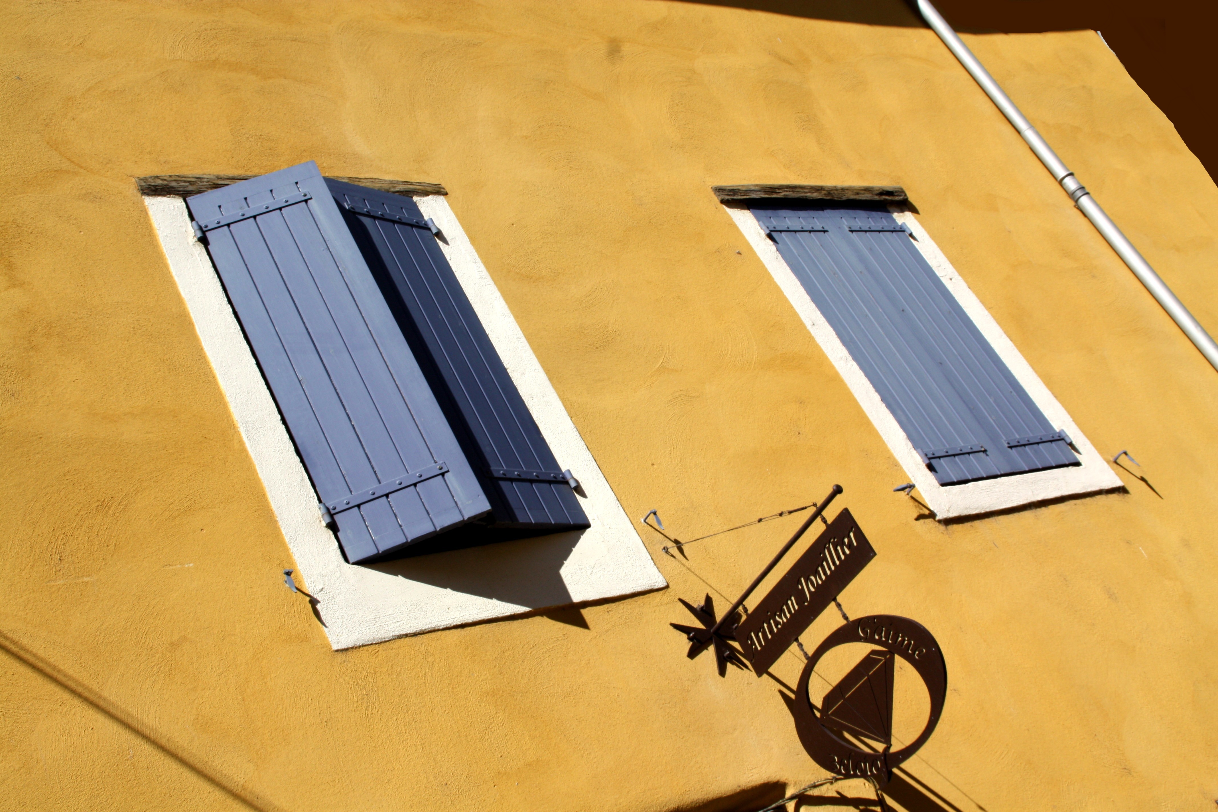 Wallpapers Constructions and architecture Doors - Windows - Porch portes et fenêtres du sud