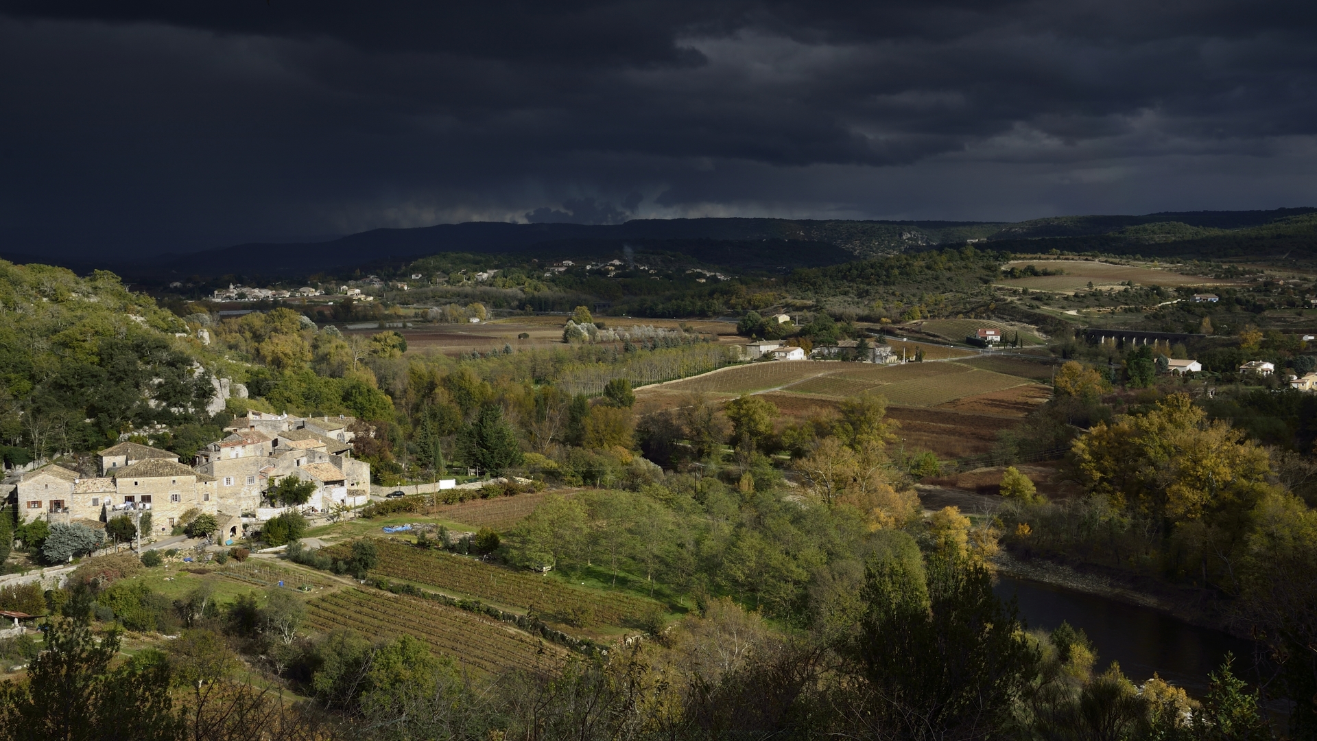 Fonds d'cran Nature Campagne Juste avant l'orage.....