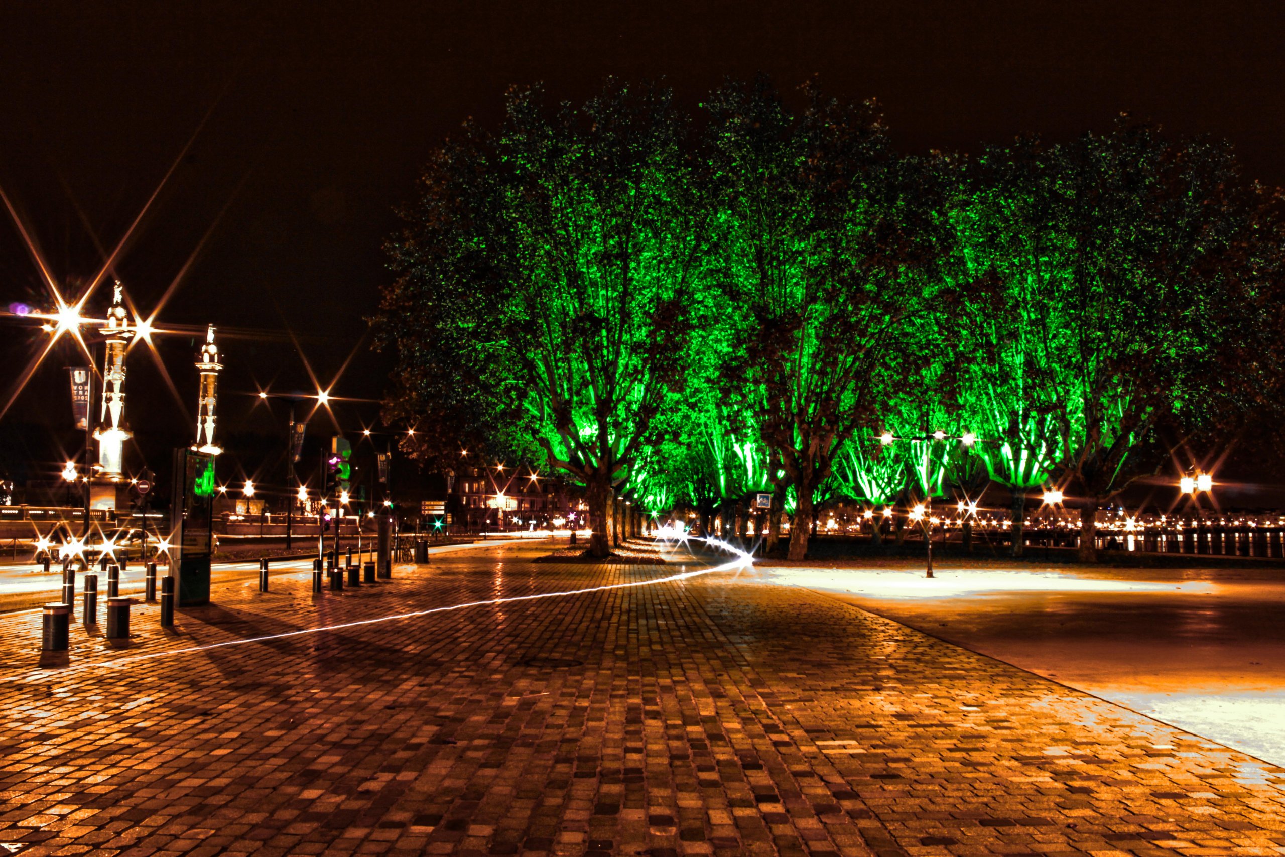 Fonds d'cran Constructions et architecture Villes - Villages les quais en couleur